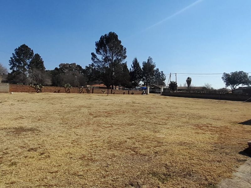 Prime Waterfront Property: Industrial and Residential Zoning, 50 Meters of River Frontage for Sale - Photo 6