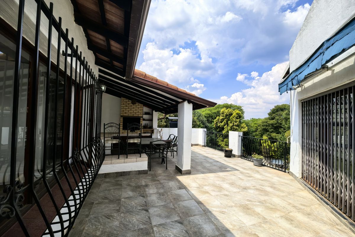 Spanish Style Delight in Northcliff - Photo 5