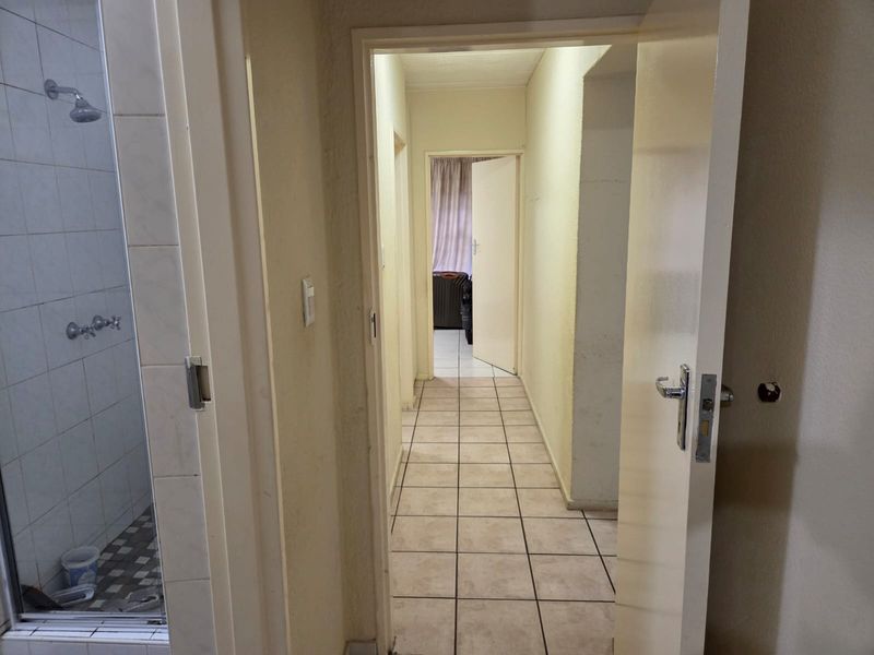 Two bedroom townhouse for rent in a complex within Waterford Estate. Available at short notice. - Photo 10