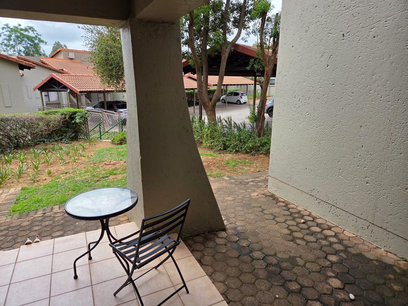 Two bedroom townhouse for rent in a complex within Waterford Estate. Available at short notice. - Photo 5