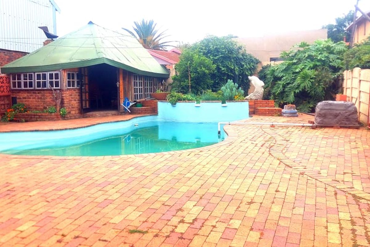 Unique Property with Approved Workshop - Photo 5