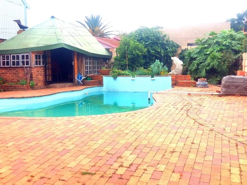 Unique Property with Approved Workshop - Photo 5