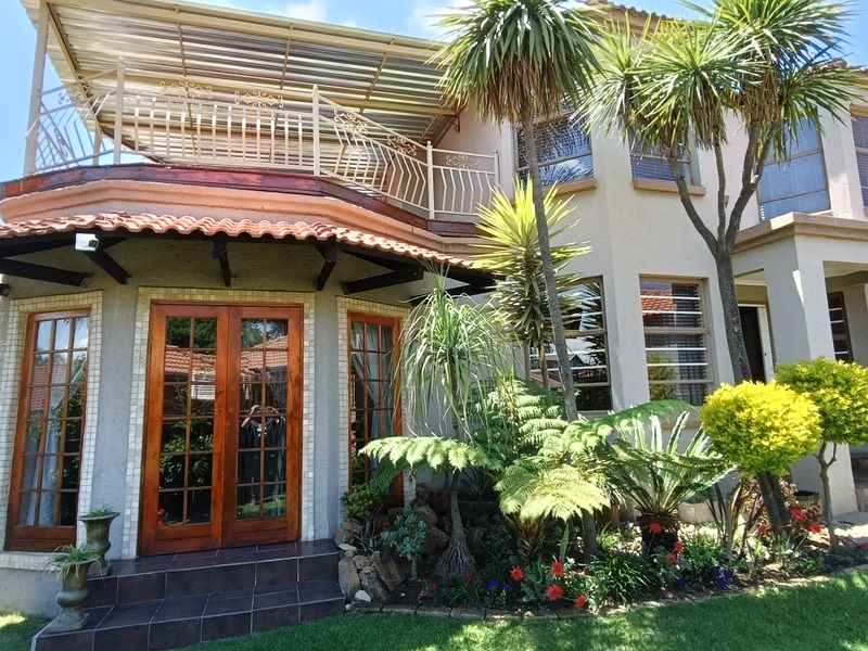 Beautiful property walking distance from Cambridge! - Photo 3