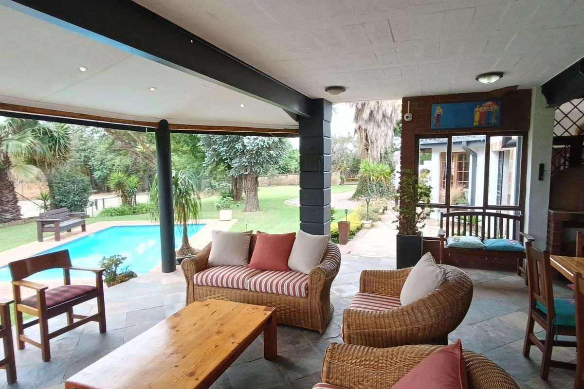 Perfect guesthouse or family compound. - Photo 5