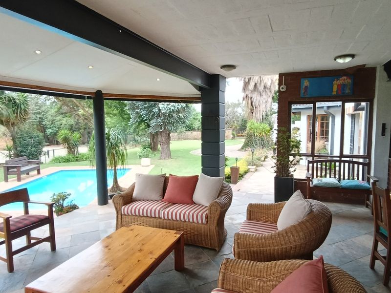 Perfect guesthouse or family compound. - Photo 5