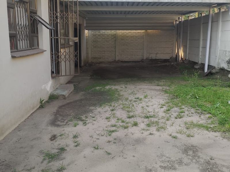 Affordable Home with Huge Yard – 608m2! - Photo 10