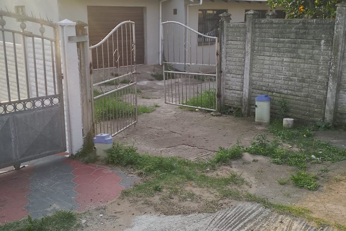 Affordable Home with Huge Yard – 608m2! - Photo 5