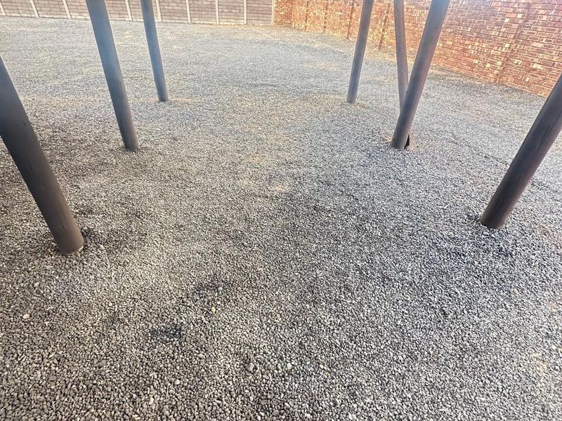 Vacant stand for sale - Photo 4