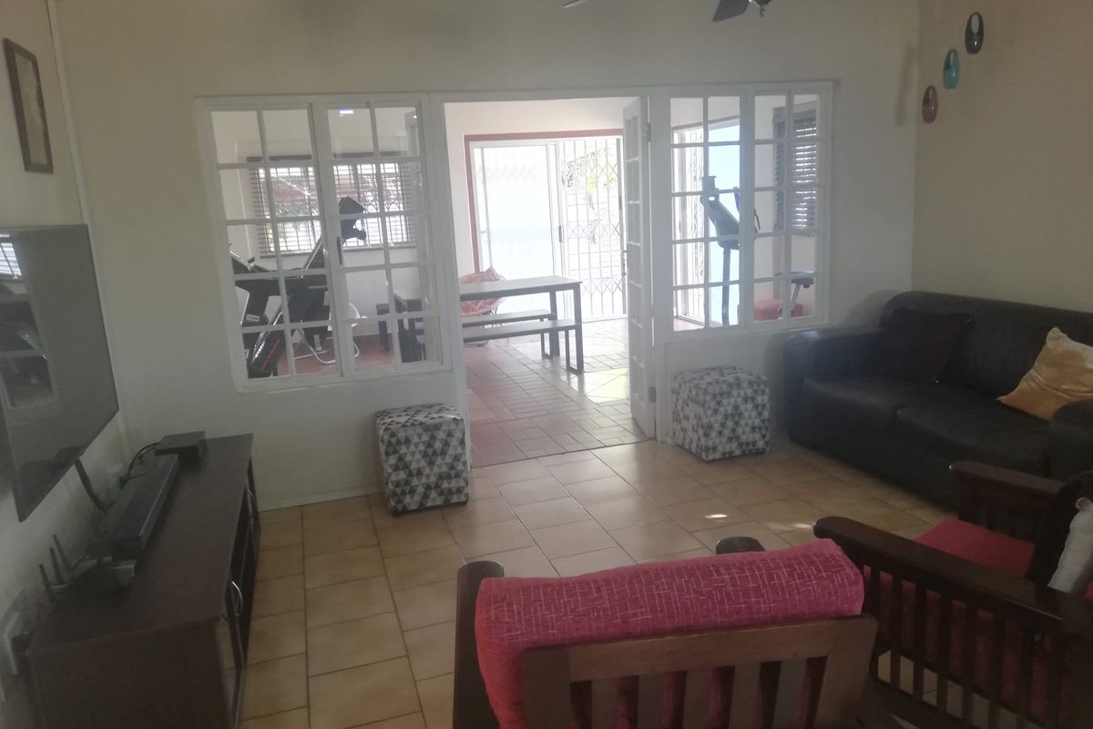 Beautiful 3-Bedroom Family Home for Sale! - Photo 3