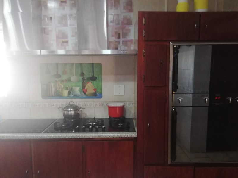 Beautiful 3-Bedroom Family Home for Sale! - Photo 9