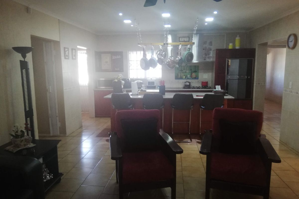 Beautiful 3-Bedroom Family Home for Sale! - Photo 4