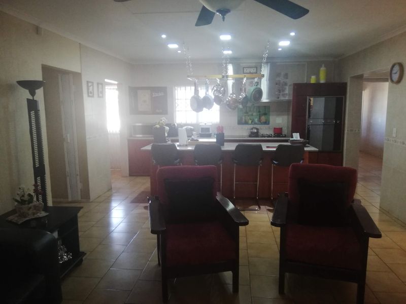 Beautiful 3-Bedroom Family Home for Sale! - Photo 4