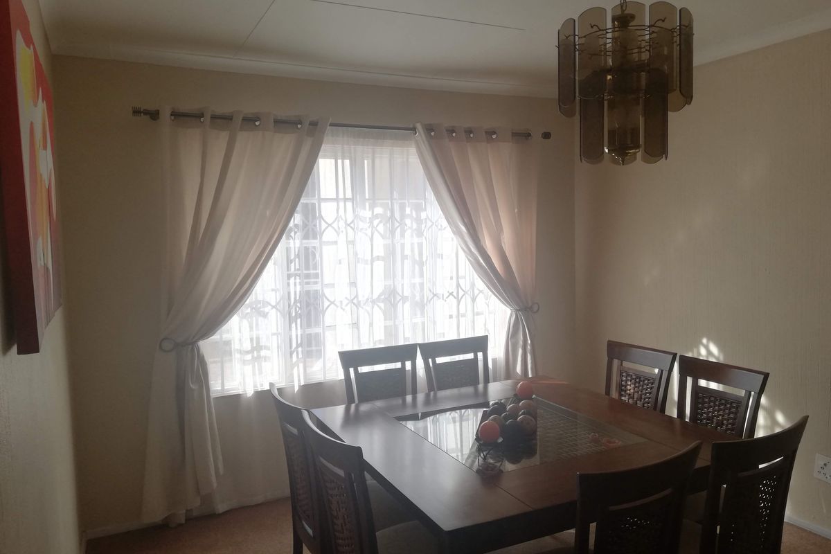 Beautiful 3-Bedroom Family Home for Sale! - Photo 2