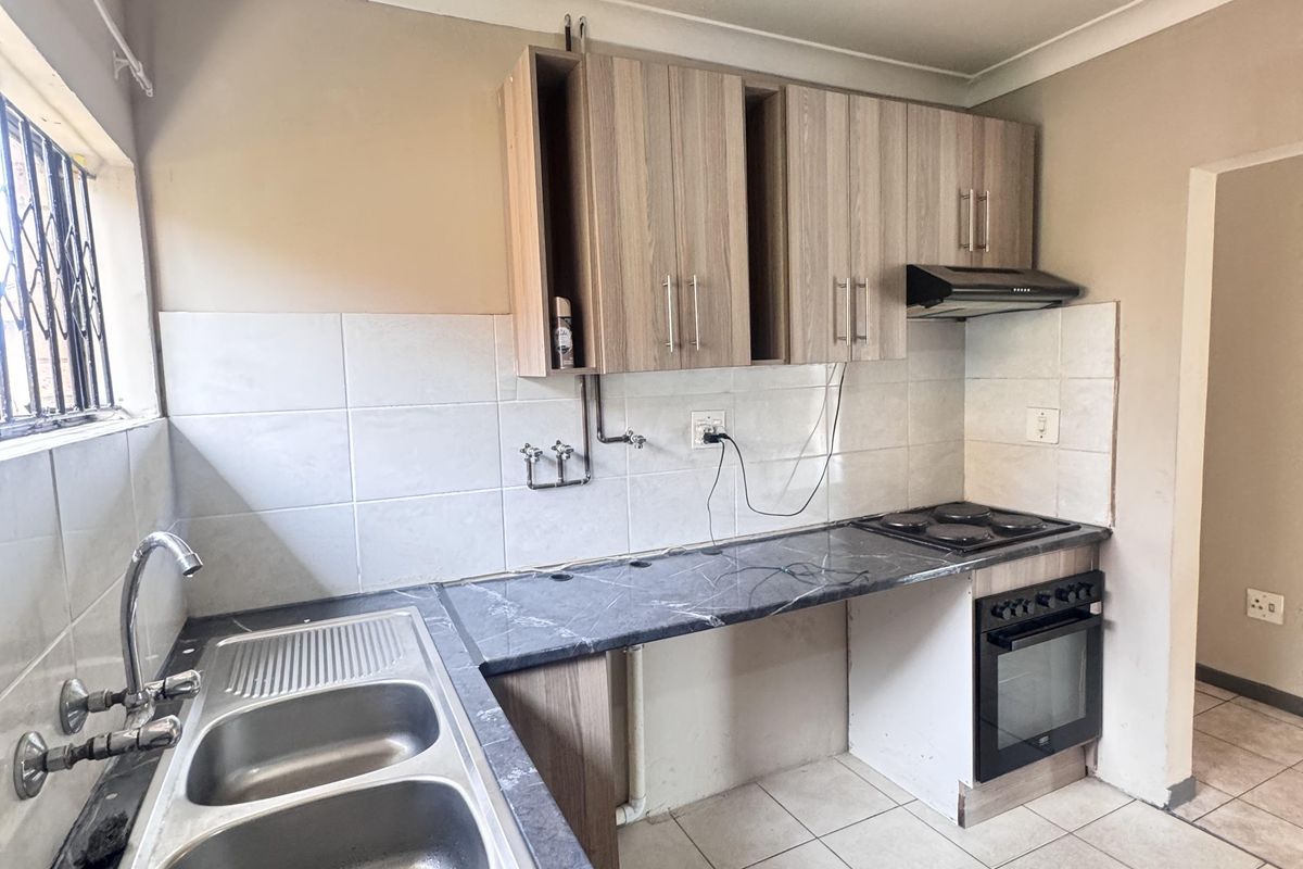 Modern and Spacious Four Bedroom Home in Clewer | Sole Mandate - Photo 4