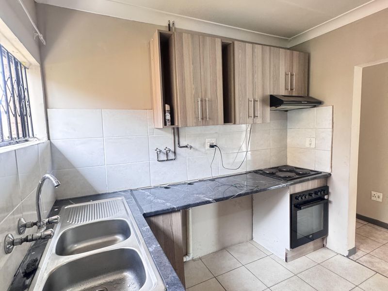 Modern and Spacious Four Bedroom Home in Clewer | Sole Mandate - Photo 4