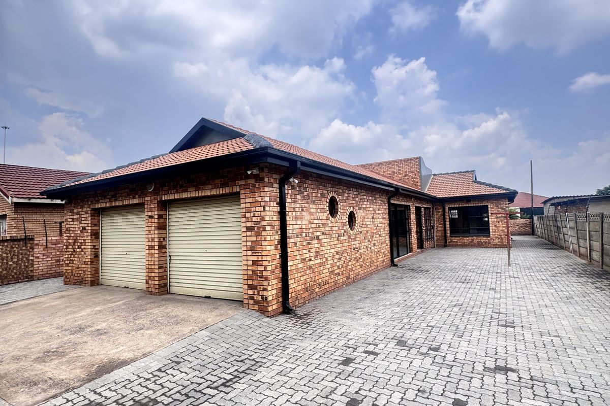 Modern and Spacious Four Bedroom Home in Clewer | Sole Mandate - Photo 2