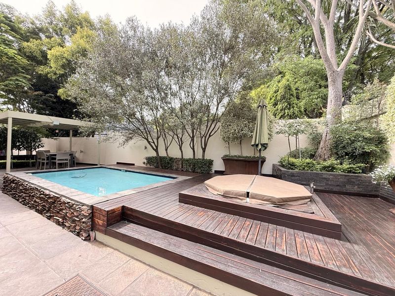 Aviary Hill Upmarket 4 Bedroom Townhouse - Photo 5