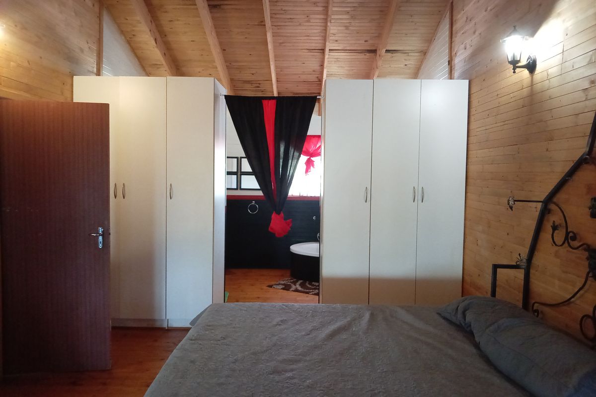 Holiday Home for Sale in a Wildlife Estate – Bushveld Escape - Photo 4