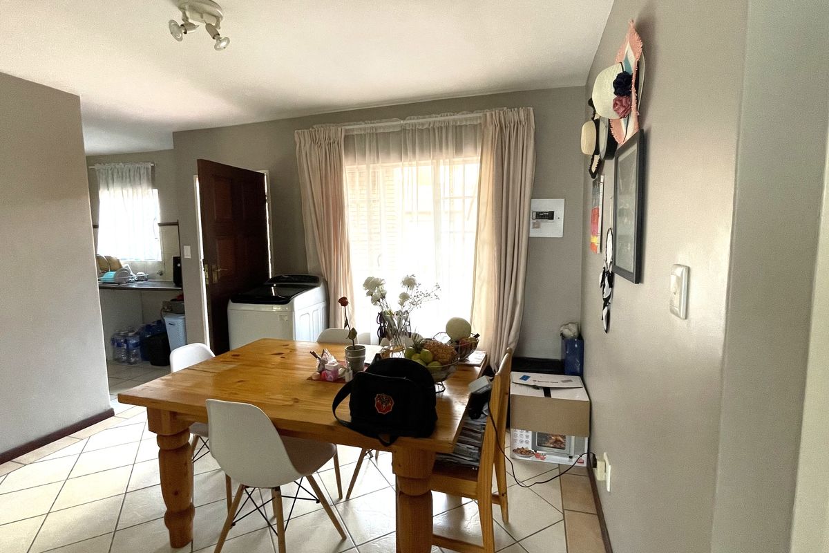 Modern 2-Bedroom Townhouse for Sale in Parklands Complex, Centurion - Photo 2