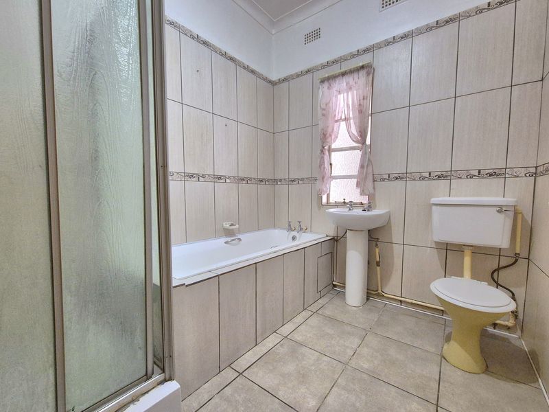 LOVELY HOME WITH A FLATLET FOR SALE! - Photo 8
