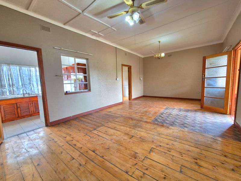 LOVELY HOME WITH A FLATLET FOR SALE! - Photo 4