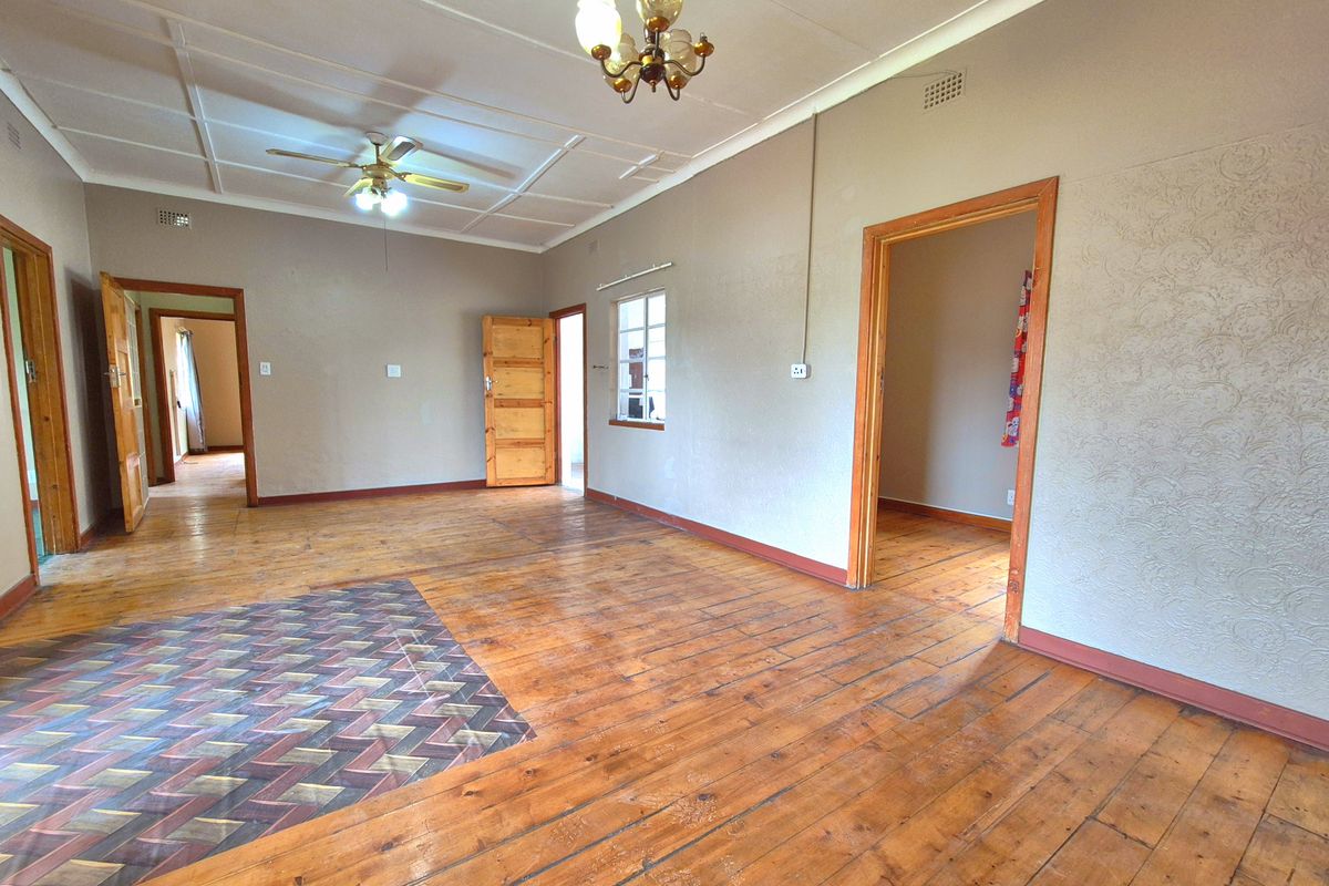 LOVELY HOME WITH A FLATLET FOR SALE! - Photo 3