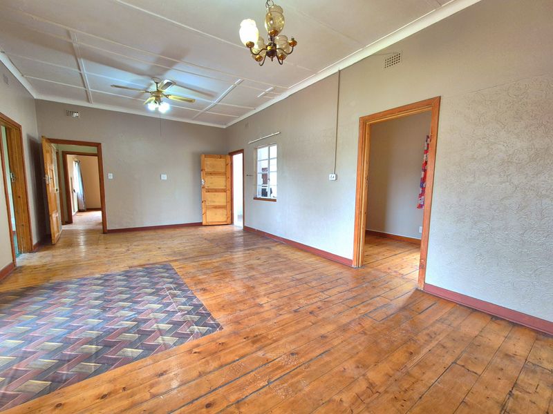 LOVELY HOME WITH A FLATLET FOR SALE! - Photo 3