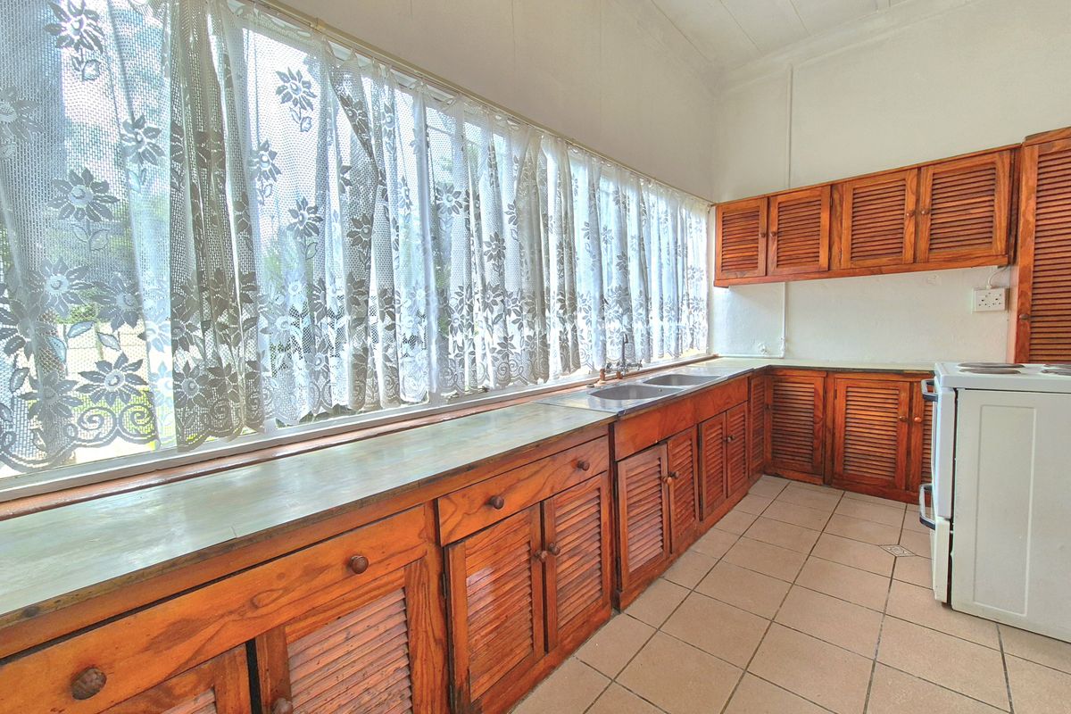 LOVELY HOME WITH A FLATLET FOR SALE! - Photo 5