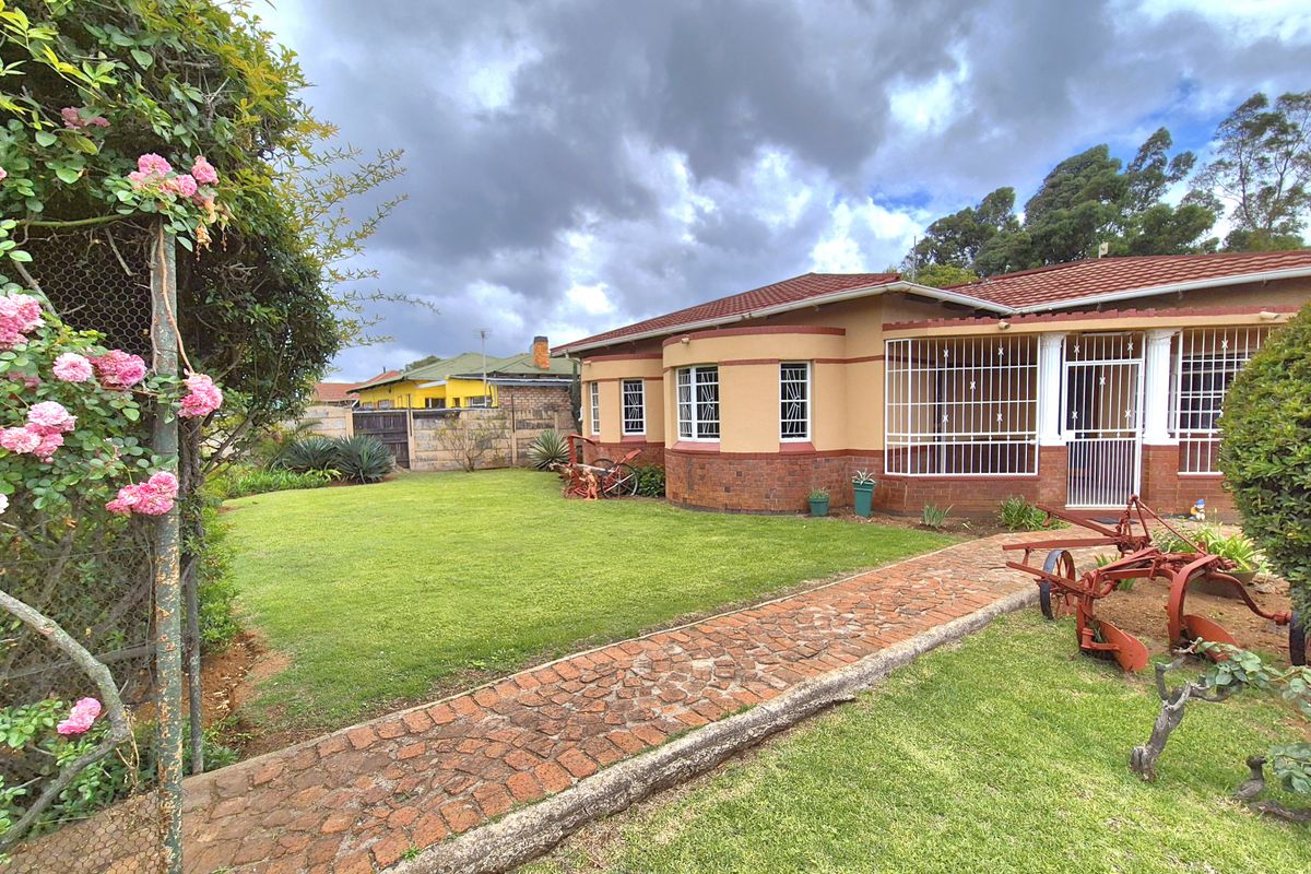 LOVELY HOME WITH A FLATLET FOR SALE! - Photo 2