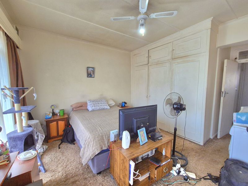 WHY RENT WHEN YOU CAN BUY?! - Photo 9