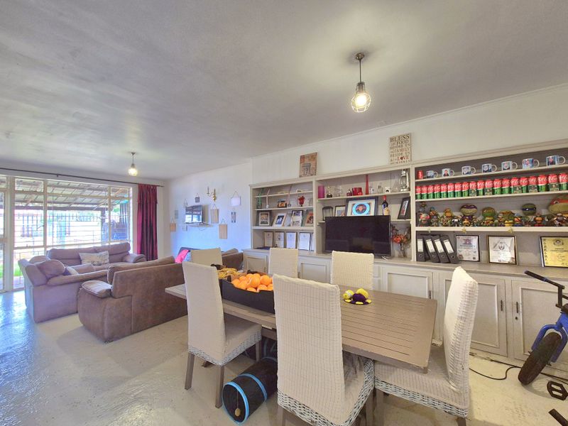 WHY RENT WHEN YOU CAN BUY?! - Photo 6