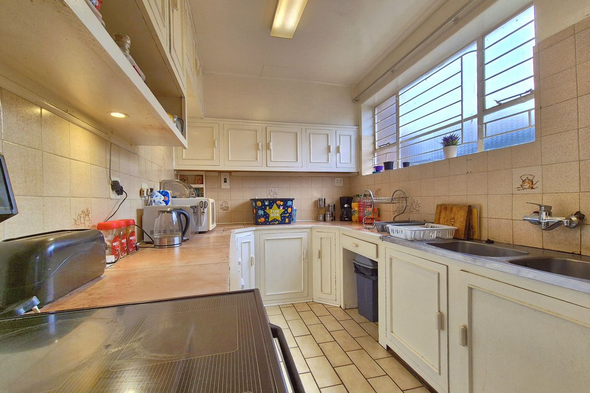 WHY RENT WHEN YOU CAN BUY?! - Photo 2