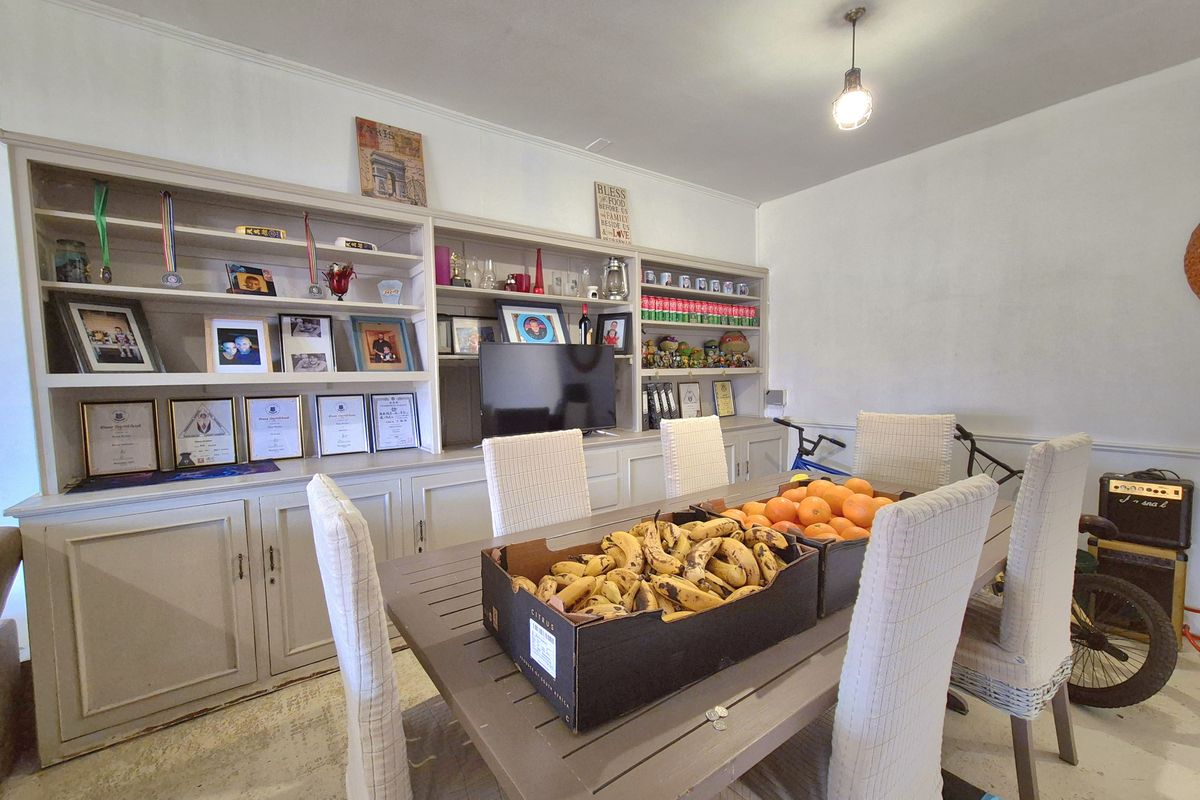 WHY RENT WHEN YOU CAN BUY?! - Photo 5