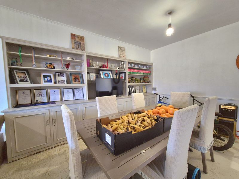 WHY RENT WHEN YOU CAN BUY?! - Photo 5