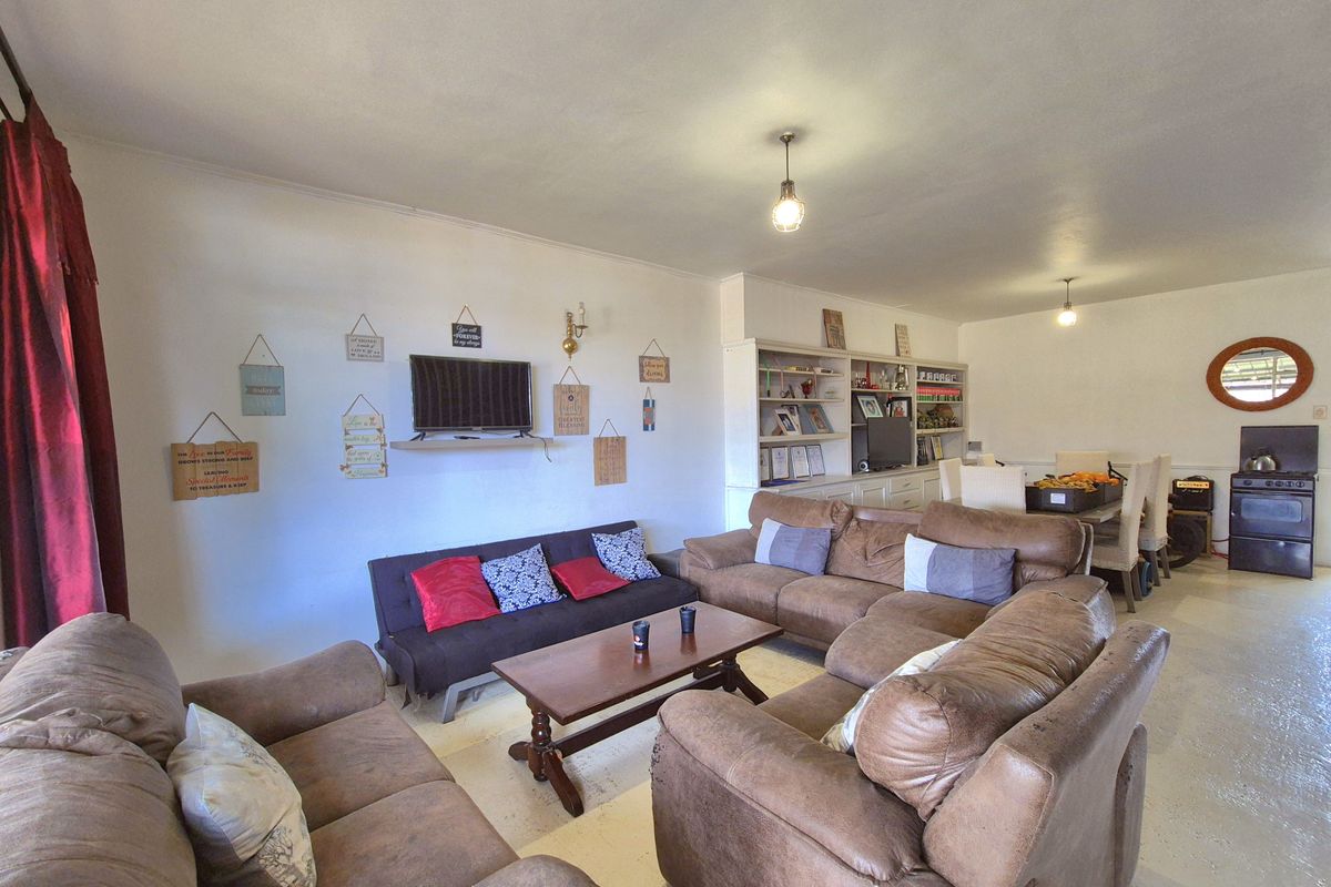 WHY RENT WHEN YOU CAN BUY?! - Photo 3