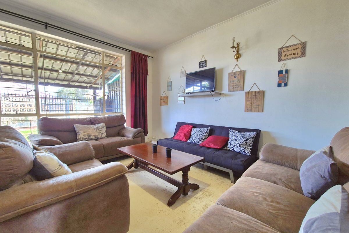 WHY RENT WHEN YOU CAN BUY?! - Photo 4