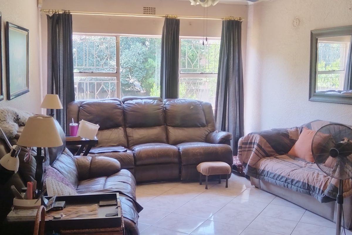 Great property close to patriot school. - Photo 4