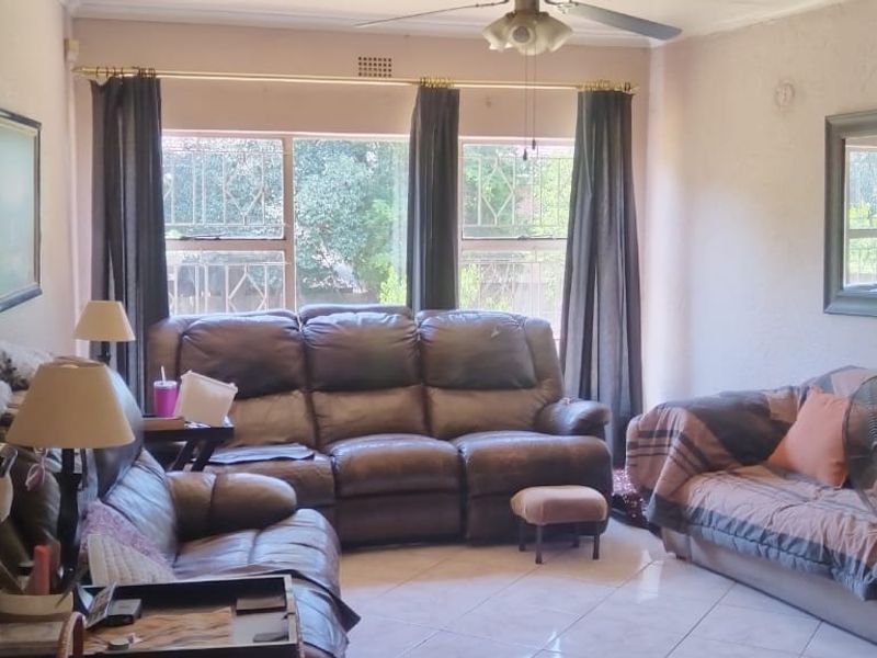 Great property close to patriot school. - Photo 10