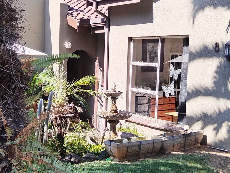 Great property close to patriot school. - Photo 2