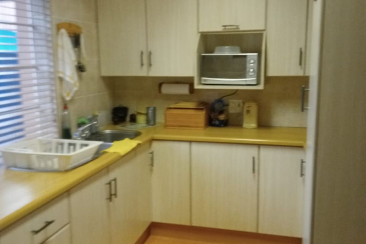 Charming Family Home in a Prime Location! - Photo 3