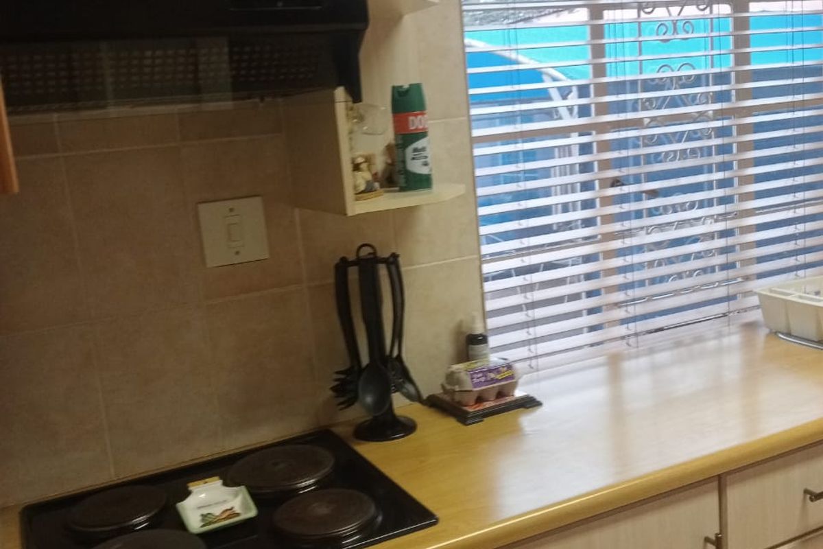 Charming Family Home in a Prime Location! - Photo 5