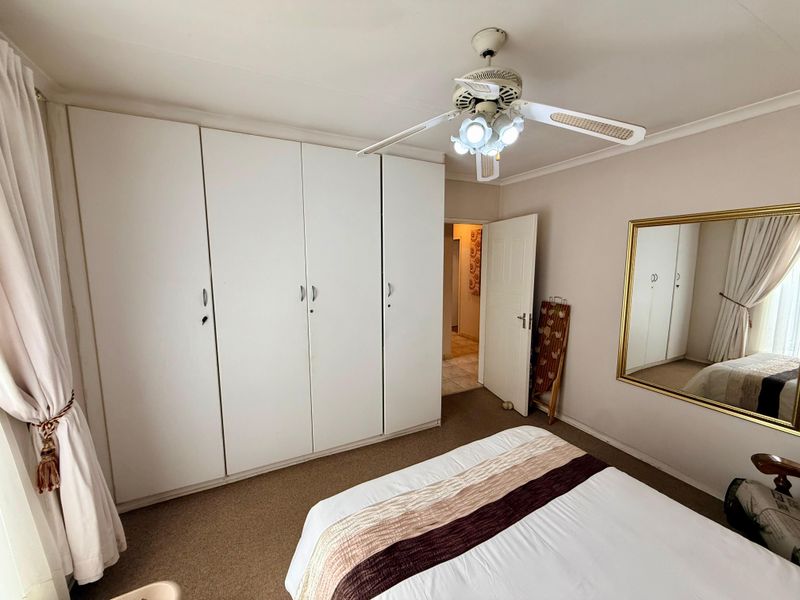 Modern 3-Bedroom Townhouse for Sale. - Photo 9