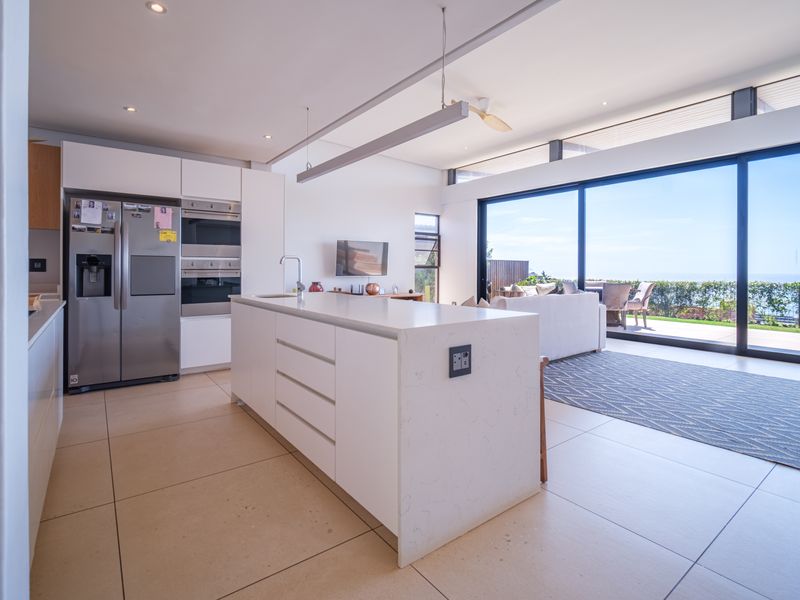 Luxurious 5-Bedroom Home with Panoramic Sea Views in Gold Coast Estate, Sibaya - Photo 10