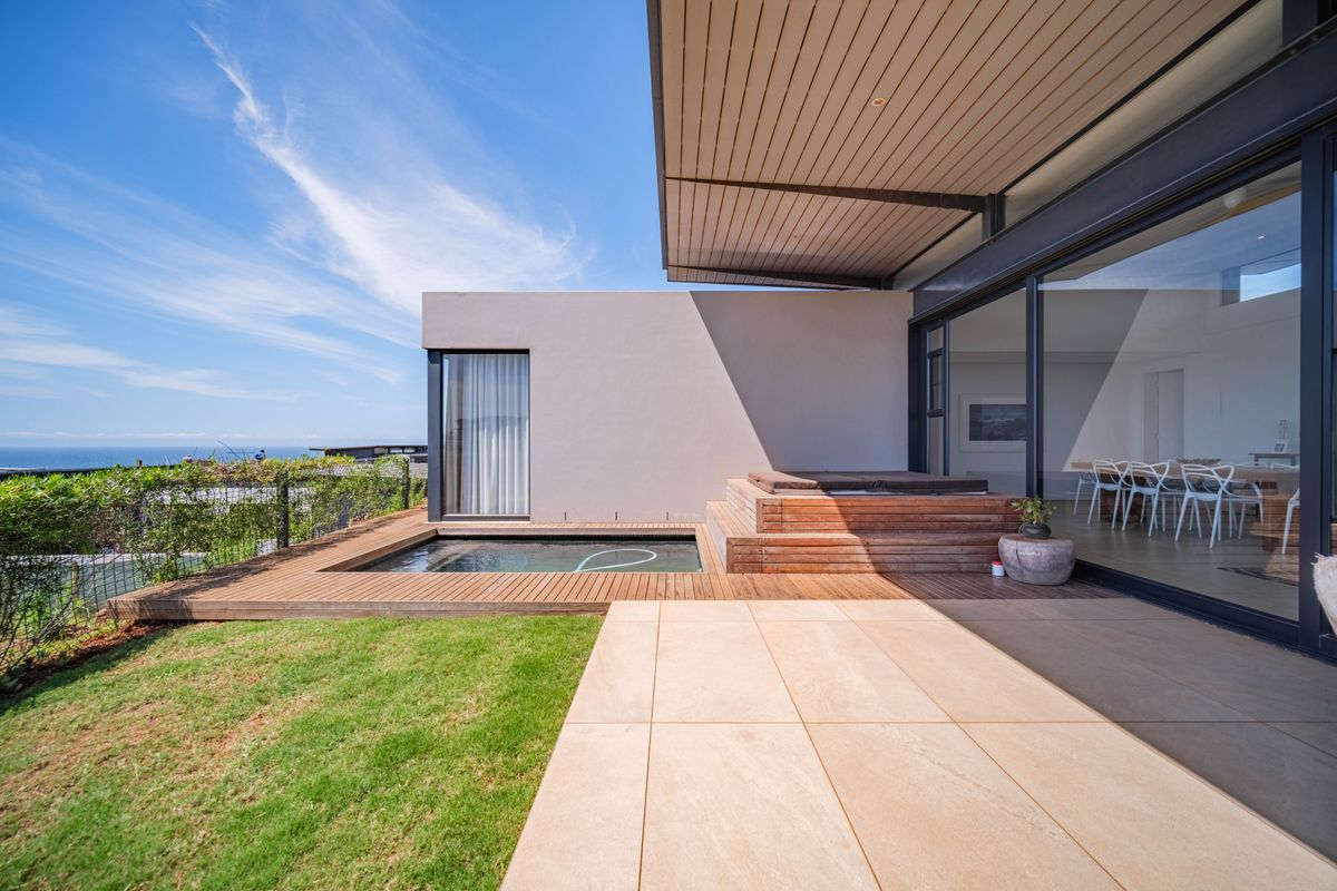 Luxurious 5-Bedroom Home with Panoramic Sea Views in Gold Coast Estate, Sibaya - Photo 4