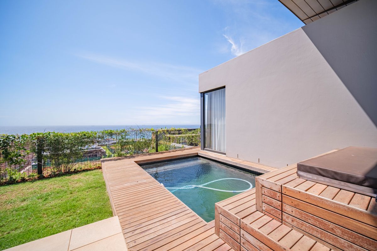Luxurious 5-Bedroom Home with Panoramic Sea Views in Gold Coast Estate, Sibaya - Photo 3