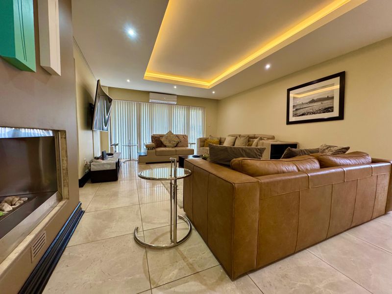 Executive 4 Bedroom Family Residence For Sale - Bankenveld Golf Estate - Photo 8