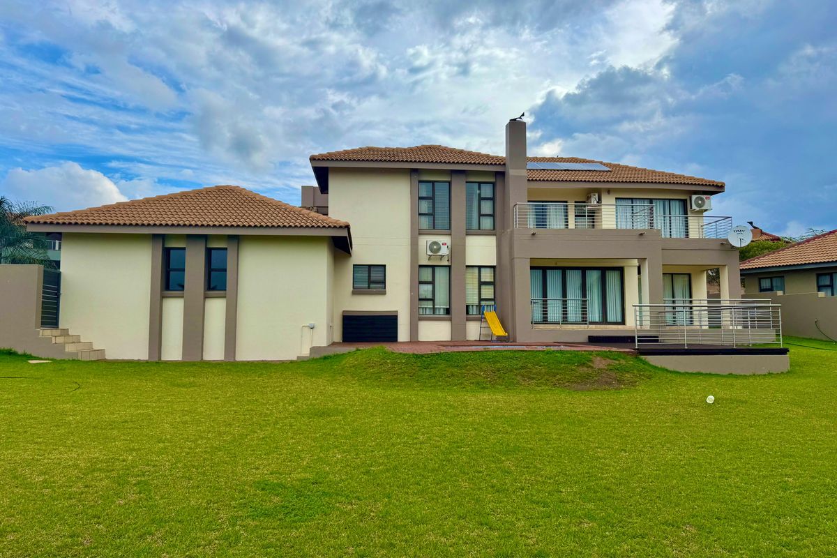 Executive 4 Bedroom Family Residence For Sale - Bankenveld Golf Estate - Photo 2