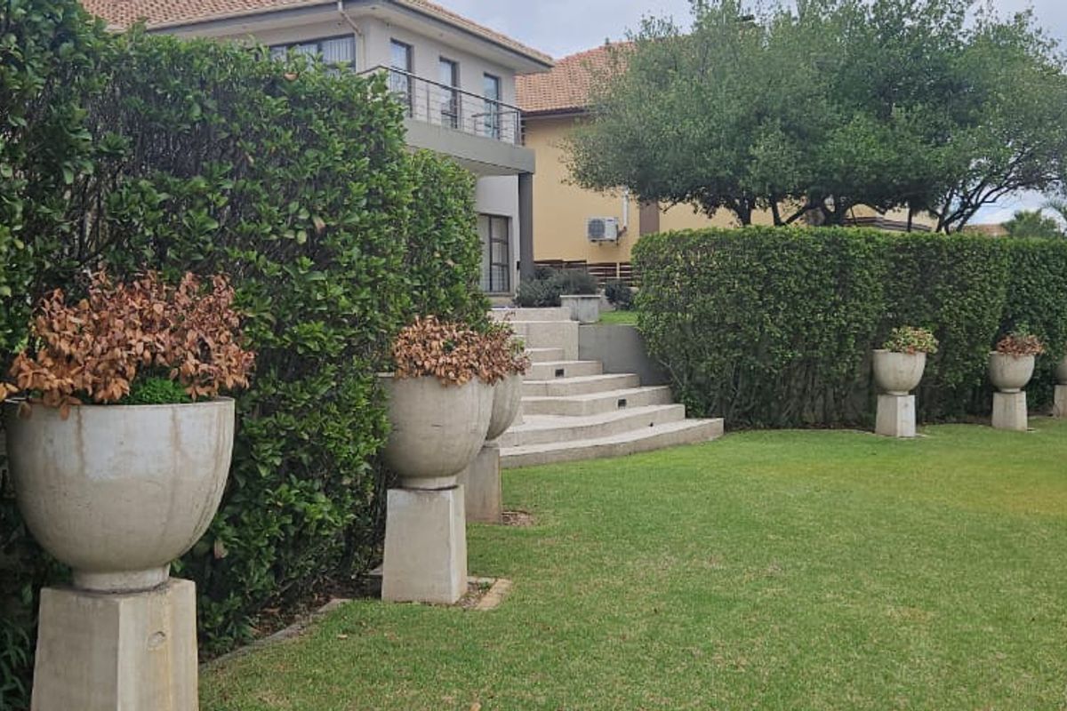 Come and experience luxury living is this modern property in a upmarket estate. - Photo 2