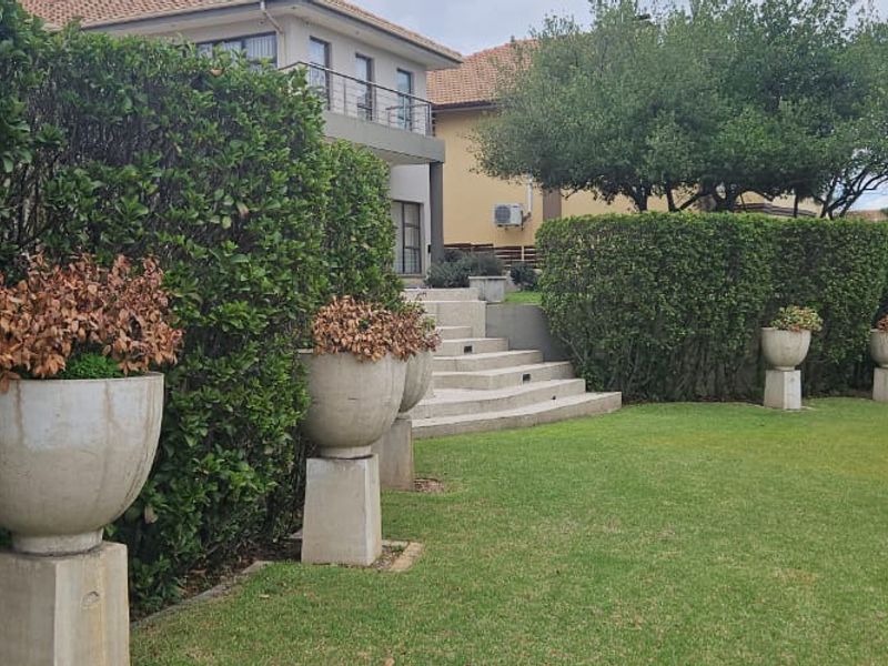 Come and experience luxury living is this modern property in a upmarket estate. - Photo 2