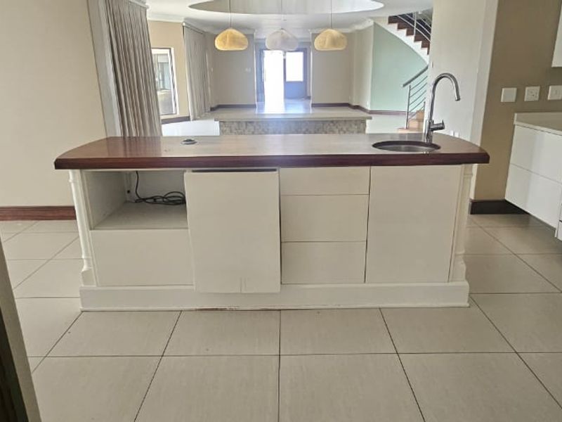 Come and experience luxury living is this modern property in a upmarket estate. - Photo 10